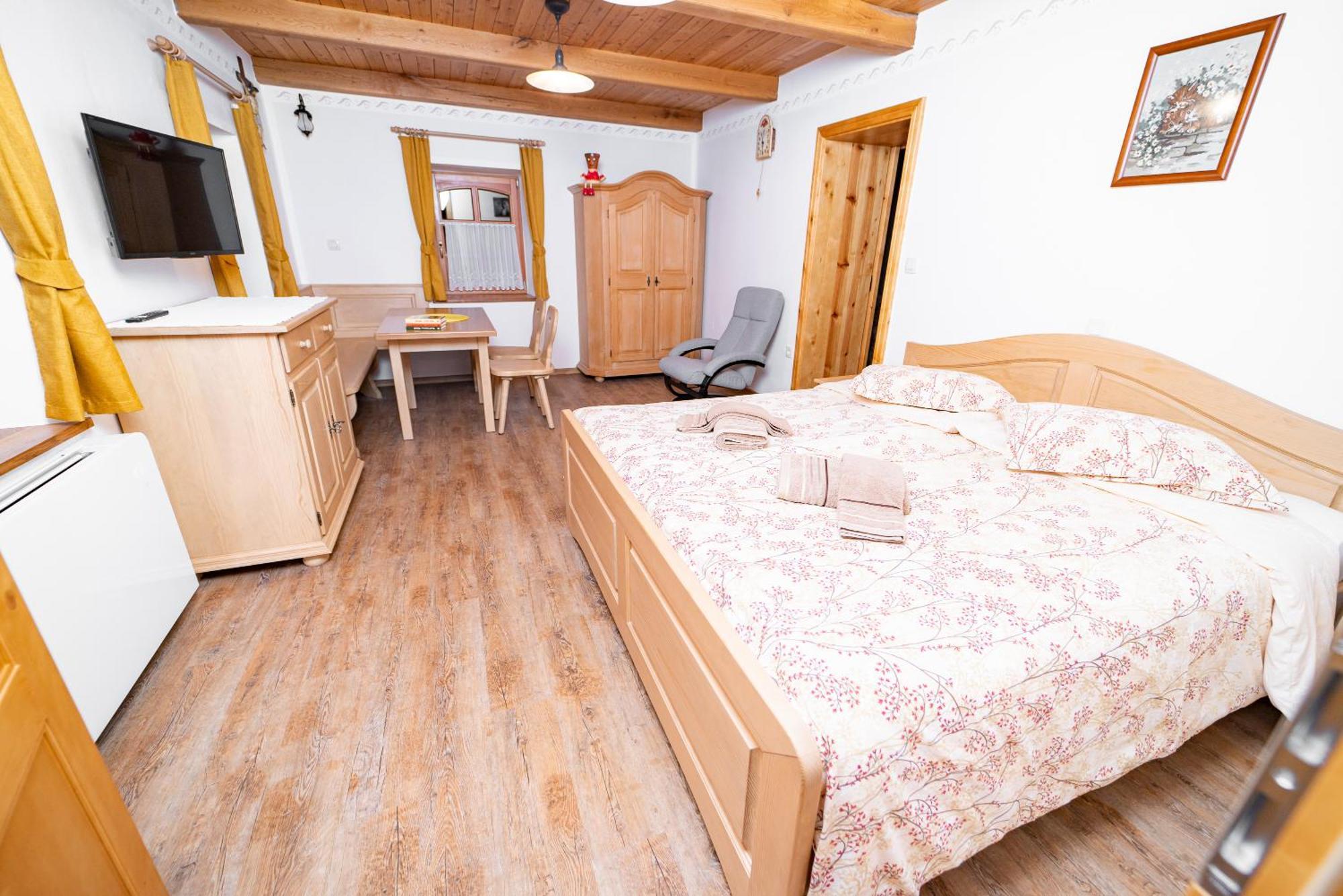 Guesthouse Mocivnik Okroglice Exterior foto