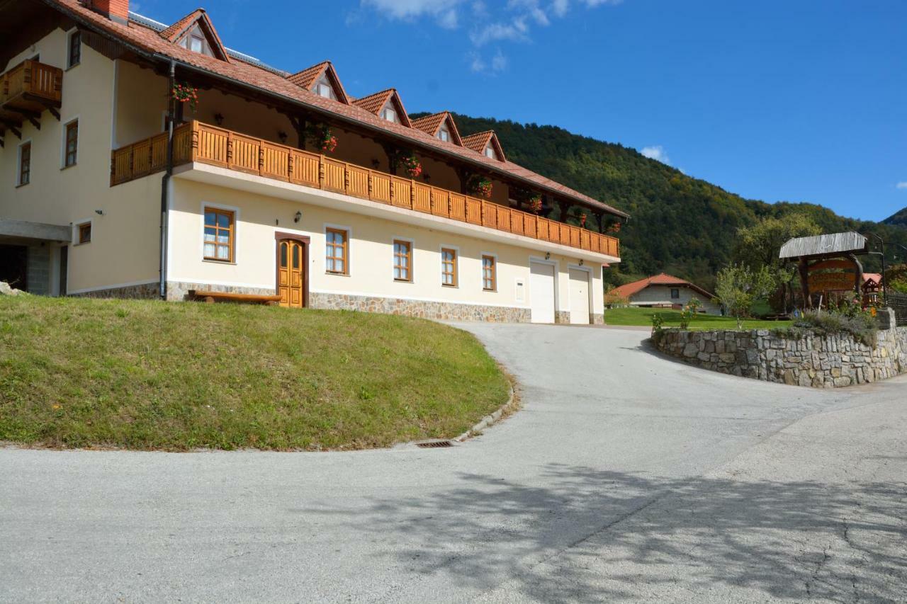 Guesthouse Mocivnik Okroglice Exterior foto